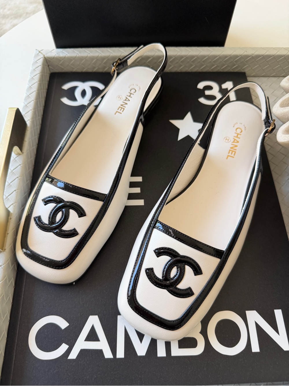 Chanel 26B White Black Lambskin Patent Square Toe Bold CC Logo Slingback Flat 38 - Picture 4 of 17